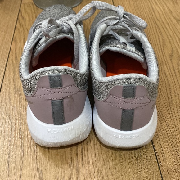 Womens Reebok Womens Size 8 Sneakers Gray Memory Tech Shoes Flexagon 1Y3001 - Picture 2 of 5